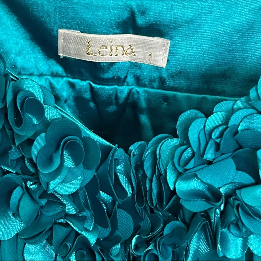 Teal Sleeveless Dress with Floral Accents - Picture 3 of 4